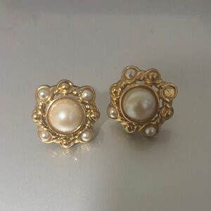 Elegant Gold and Pearl Earrings
